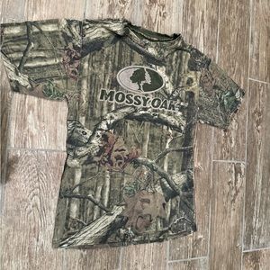 Mossy oak camouflage short sleeve shirt. Size small